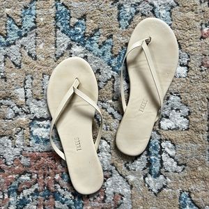 TKEES Lily Nudes in “Seashell” Size 7